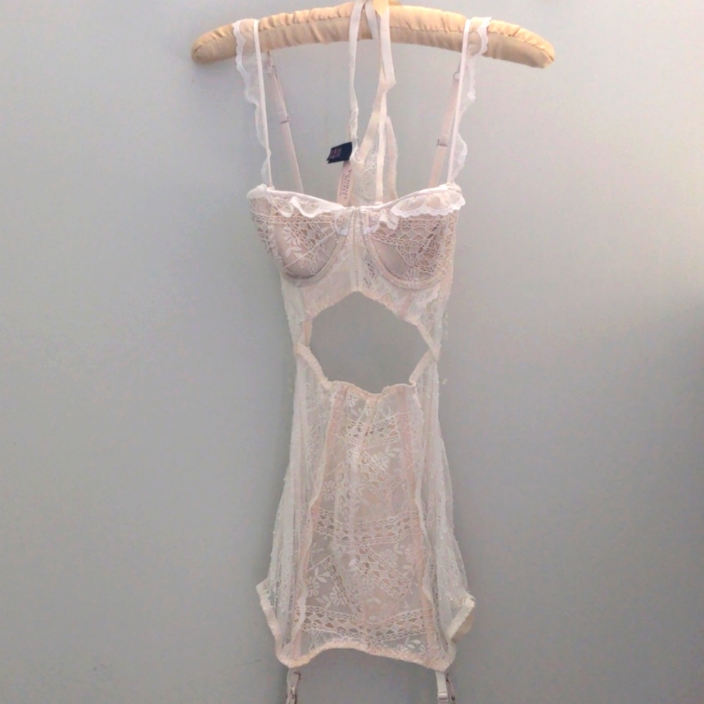 NWT Victoria's Secret Bridal Lingerie Set